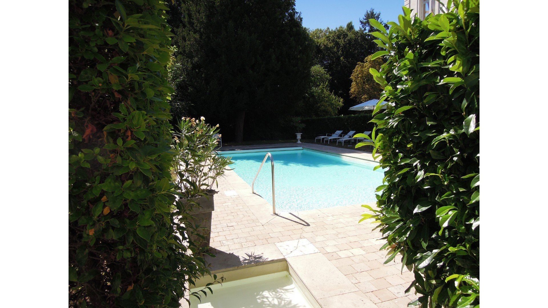 127/piscine  spa/Piscine_Chateau_de_Verrieres_.jpg